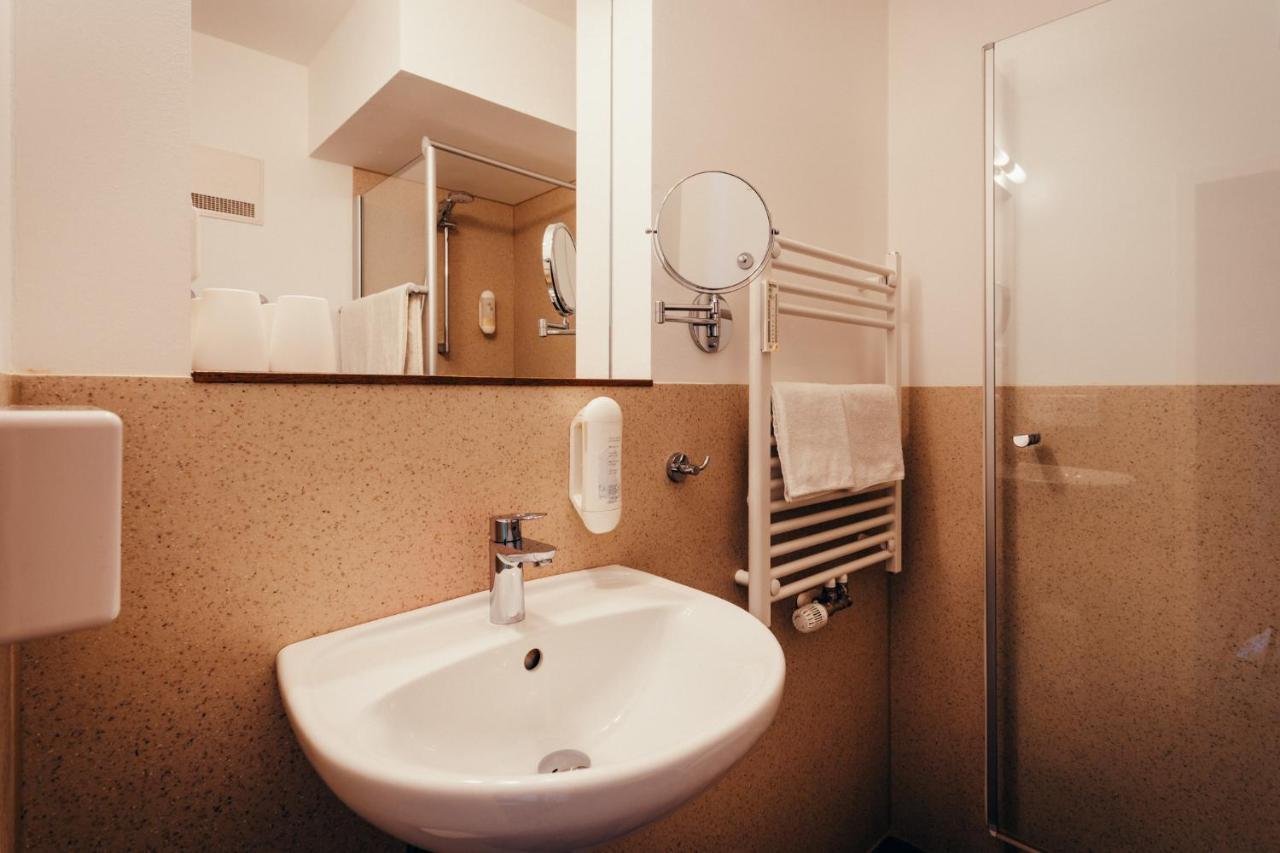 Hotel Adler Eichstatt Bagian luar foto
