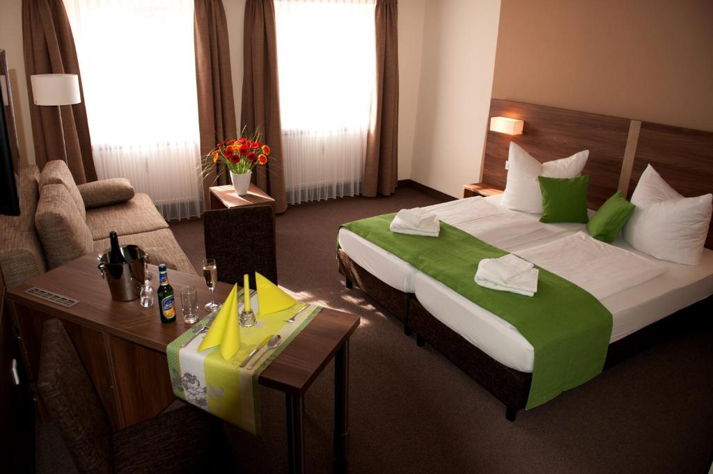 Hotel Adler Eichstatt Ruang foto