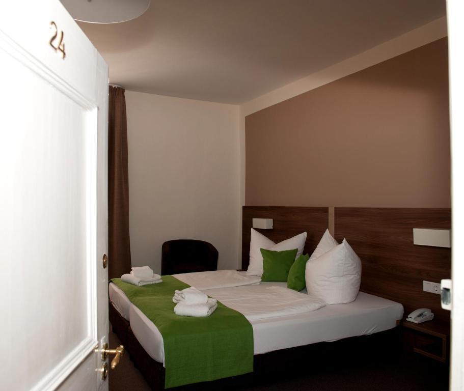 Hotel Adler Eichstatt Ruang foto