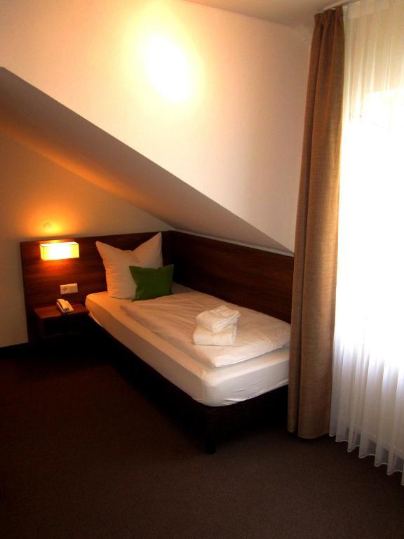 Hotel Adler Eichstatt Ruang foto